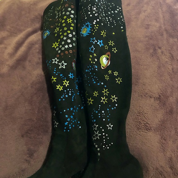 “Out of this world” boots - Picture 3 of 5